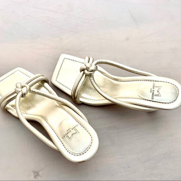 Marc Fisher NWOB gold leather sandal Flats Mules Shoes 6 NWT - Picture 4 of 7